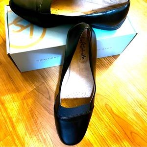 Life Stride Black Loafers